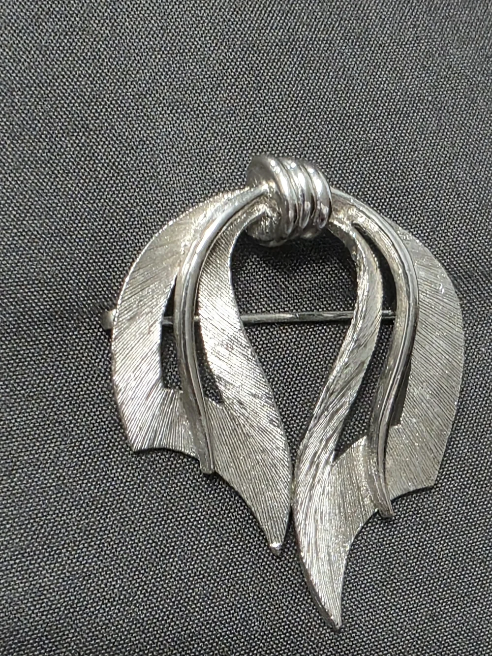 Estate Silver-Tone Sculpted Leaf Designer Brooch - 547